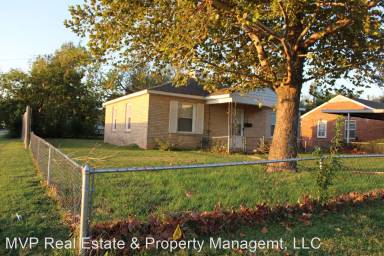 Main picture of 500 E Curtis Dr