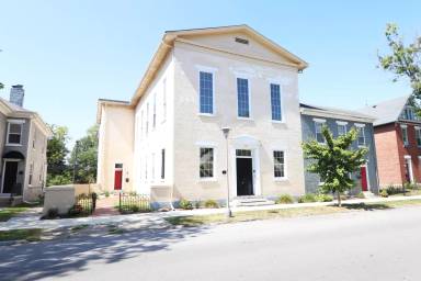 Main picture of 320 S 4th St