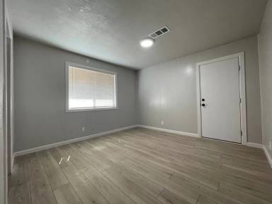 Main picture of 3214 Drexel Ave
