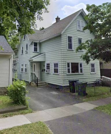 Main picture of 15 Lorenzo St