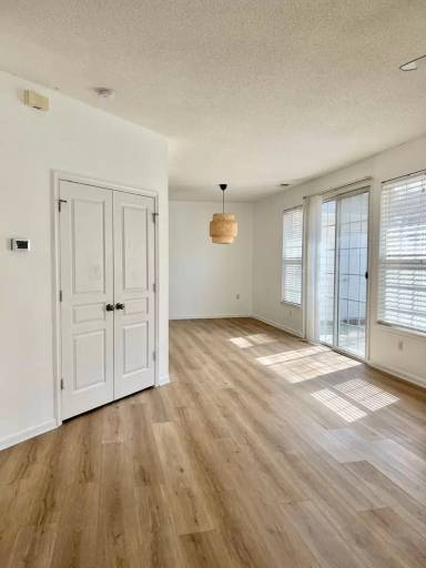 Main picture of 5856 Baynebridge Dr
