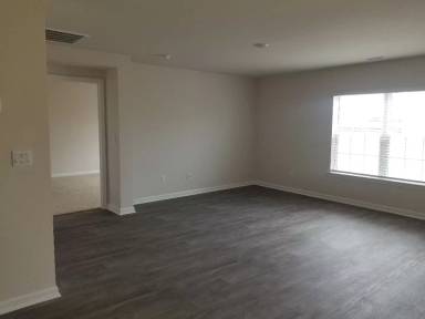 Main picture of 100 Pioneer Dr