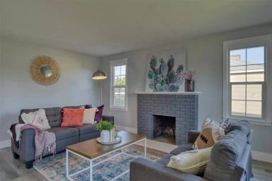 Main picture of 308 E Rich Ave