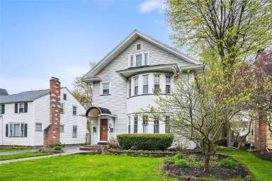 Main picture of 39-41 Antlers Dr
