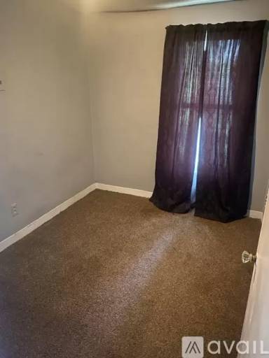 Main picture of 120 E Madison St