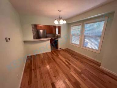 Main picture of 5025 SE Knapp St