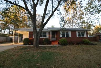 Main picture of 3702 Vogel Dr NW
