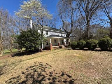 Main picture of 522 W Gap Creek Rd