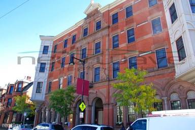 Main picture of 706 Huntington Ave