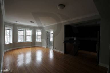 Main picture of 4863 N Hermitage Ave