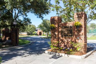 Main picture of Regency Gates