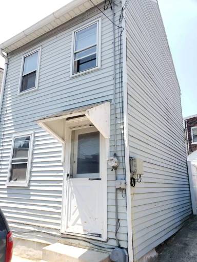 Main picture of 117 N Franklin St