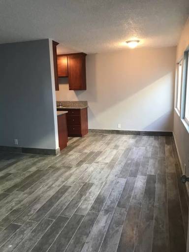 Main picture of 10415 S Broadway