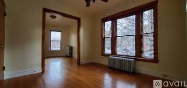 Main picture of 4400 N Greenview Ave
