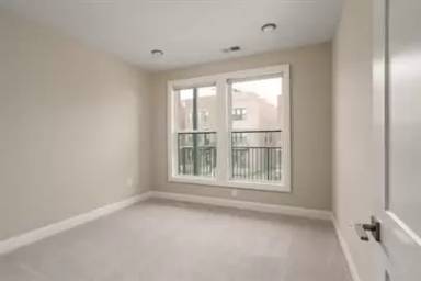 Main picture of 751 N 6th St