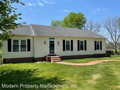 Main picture of 1404 Mount Rainier Dr