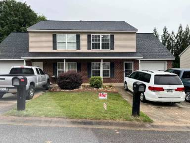 Main picture of 229 Springfield Cir