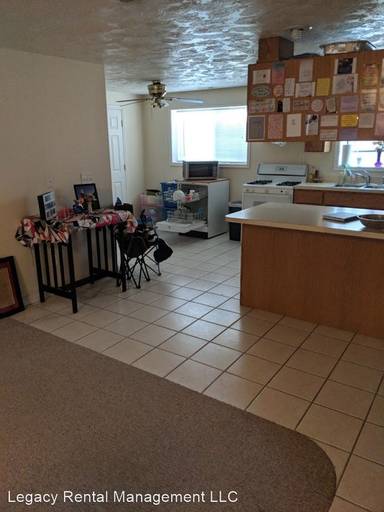 Main picture of 106 S 3rd W