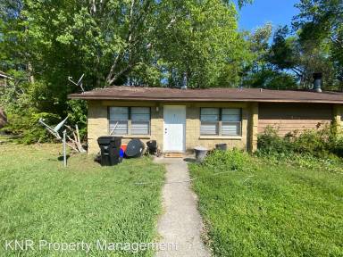 Main picture of 212 NE 40th Ln