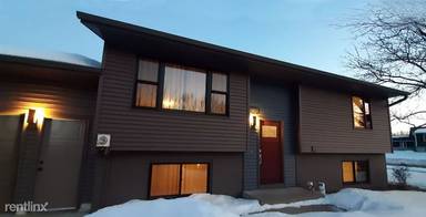 Main picture of 4810 19th Ave NW