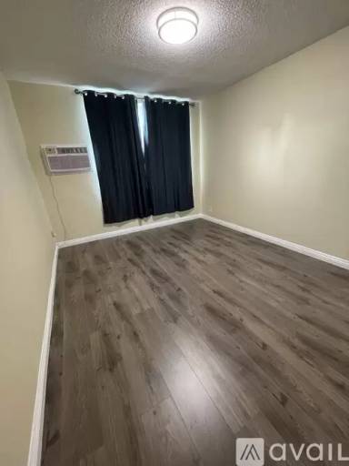Main picture of 1729 N Wilton Pl