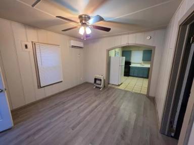 Main picture of 501 E Main St
