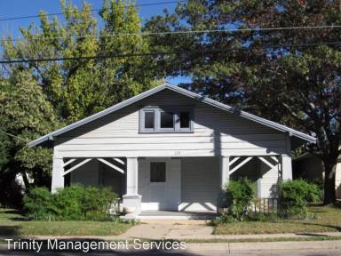 Main picture of 125 S Elm St