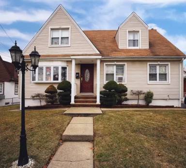 Main picture of 208 Mallory Ave