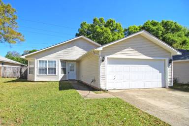Main picture of 2081 Sequoia Cir