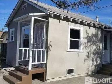 Main picture of 3982 Denker Ave