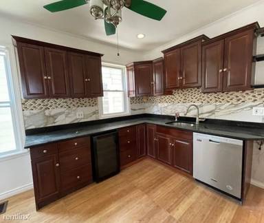 Main picture of 7 Arion St