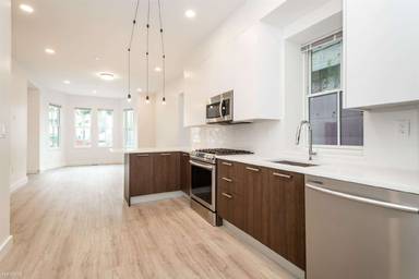 Main picture of 13 Sewall St