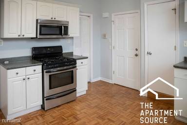 Main picture of 2215 W Wellington Ave