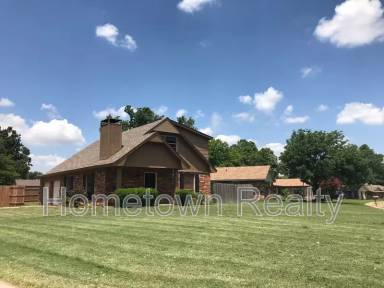Main picture of 1013 Kelly Park Rd