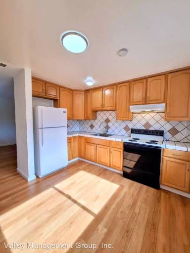 Main picture of 560 Doyle Rd