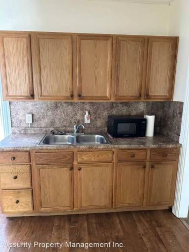 Main picture of 811 Columbia Ave