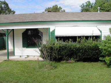 Main picture of 658 W 69th St