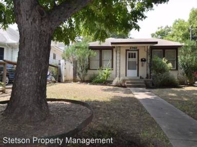 Main picture of 2702 S 2nd St