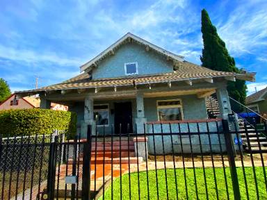 Main picture of 4012 S Normandie Ave