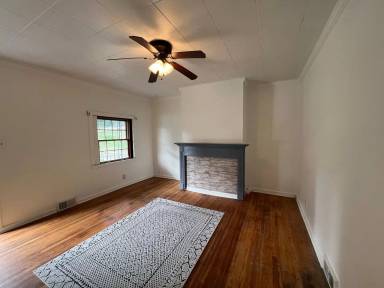 Main picture of 210 McClure St