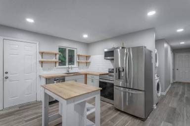 Main picture of 392 Booth Rd