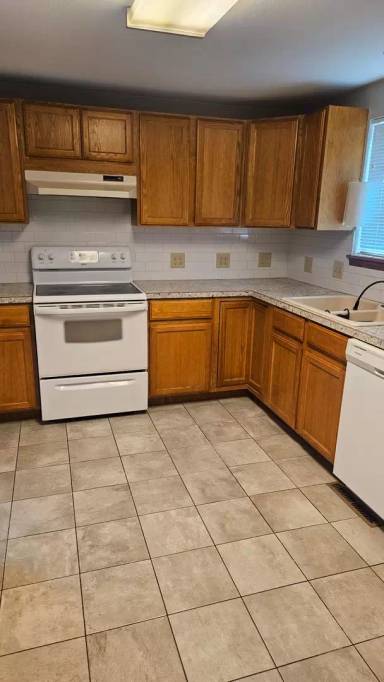 Main picture of 2000 Kent Ct