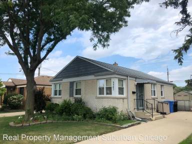 Main picture of 5547 N Oketo Ave