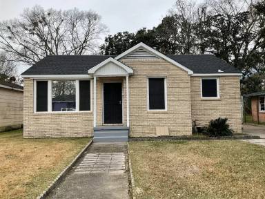 Main picture of 2347 Rhodes Ave