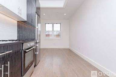 Main picture of 824 Saint Johns Pl