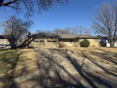 Main picture of 6318 E Oneida Ave