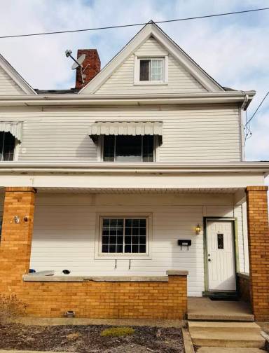 Main picture of 2437 Cobden St