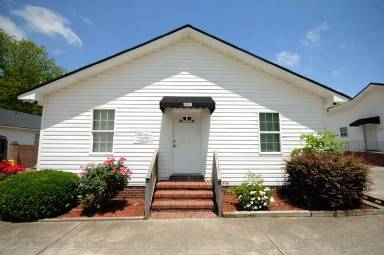 Main picture of 308 W Pine St