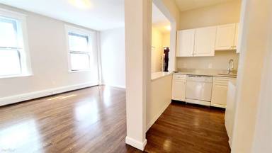 Main picture of 33 Stearns Rd