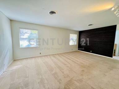 Main picture of 8715 Labron Ave